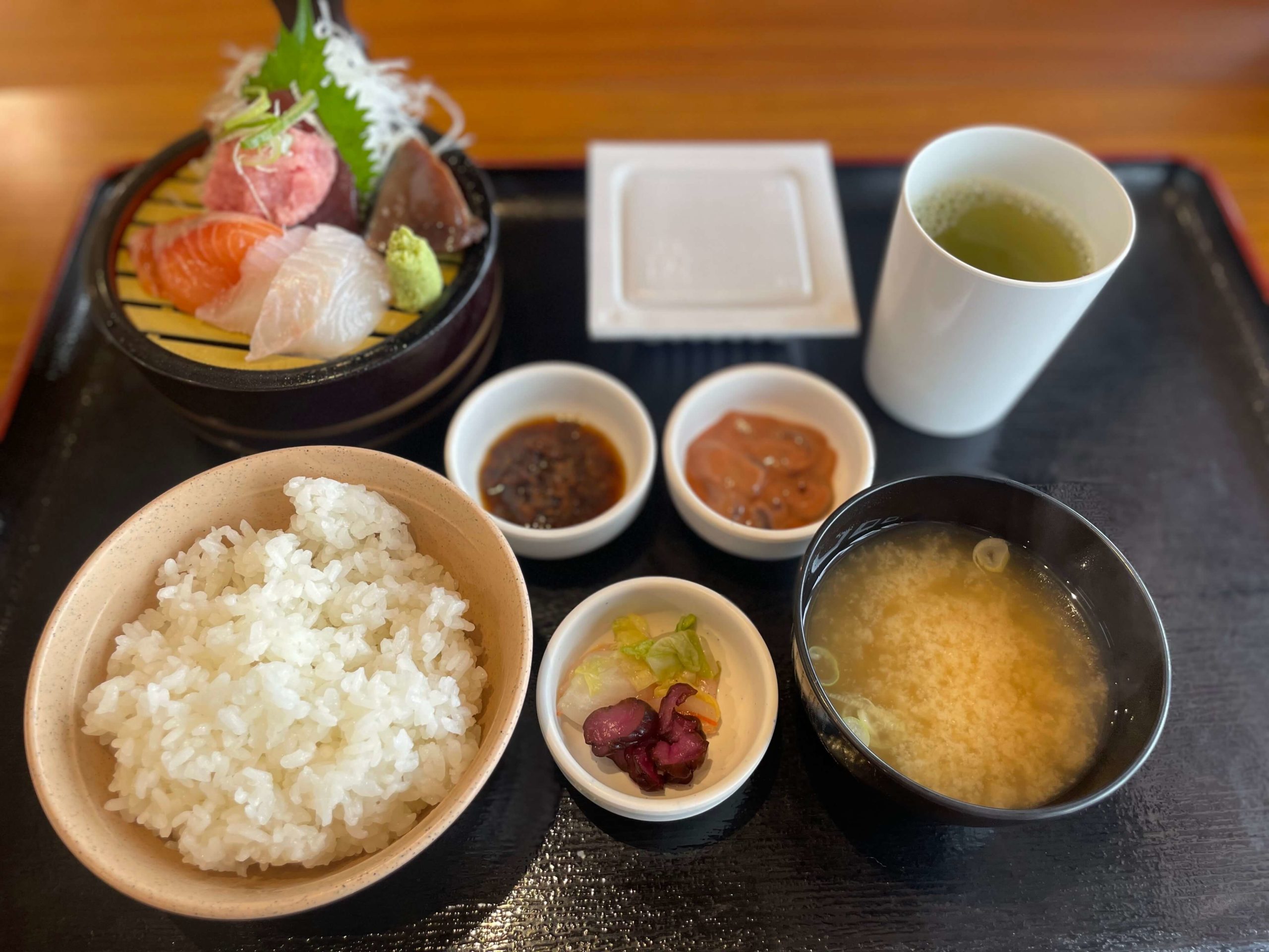 市場の朝食